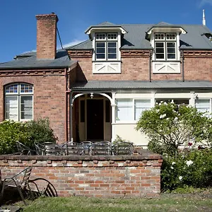 3* Bed and breakfast Lowena Cafe And